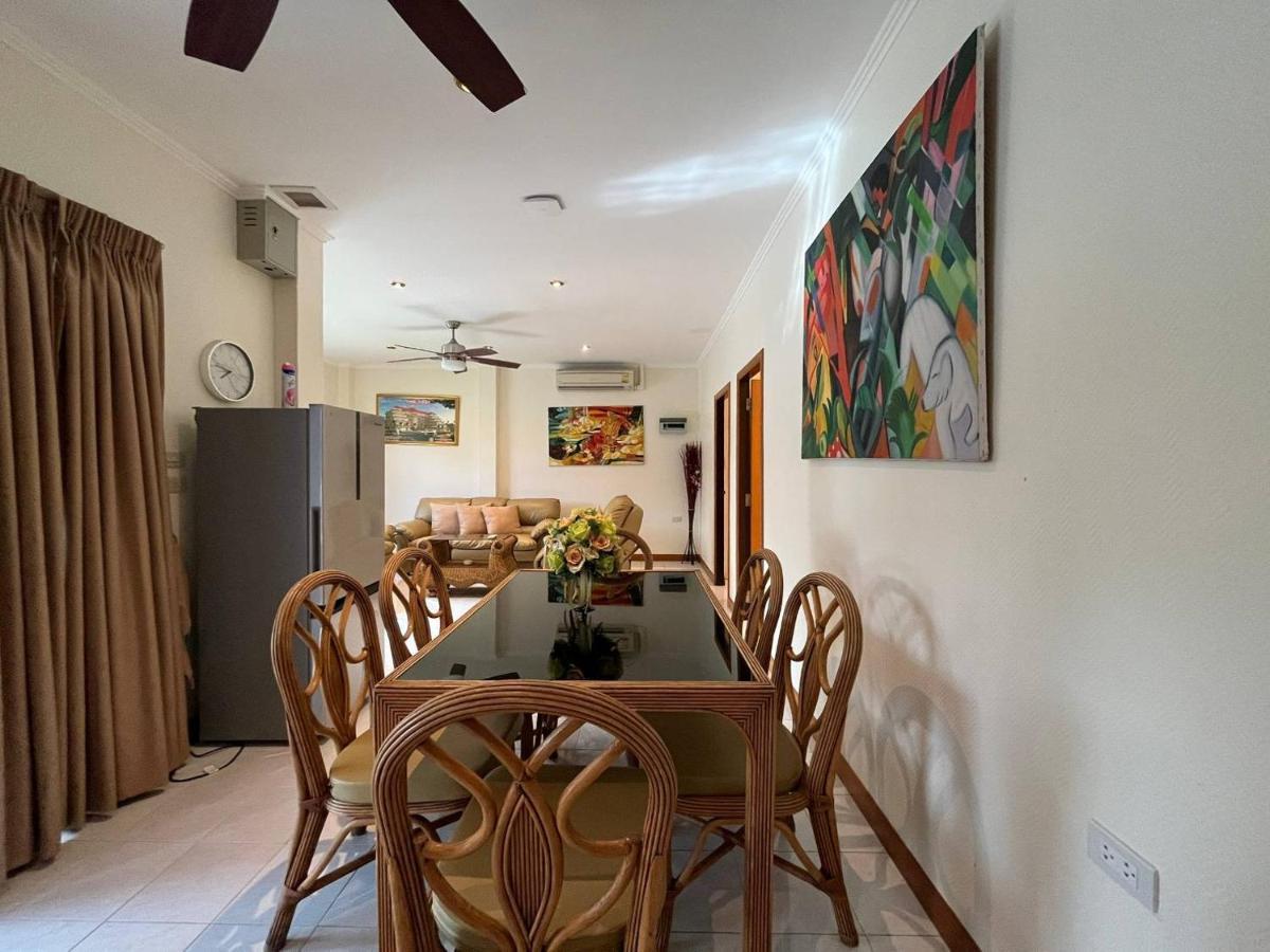 2-3br Huge Pool, Bbq, 300m-beach, 8 Mins To Walking Street Villa Pattaya